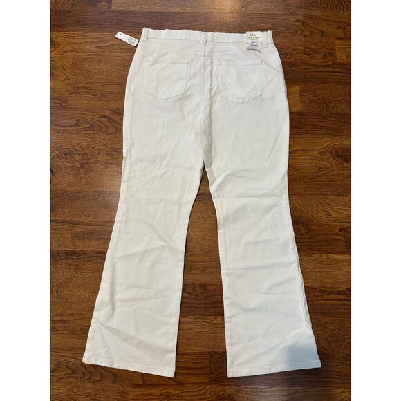 Gloria Vanderbilt Amanda Boot Cut Jeans – White | Women’s Size 16 NWT - Picture 2 of 11